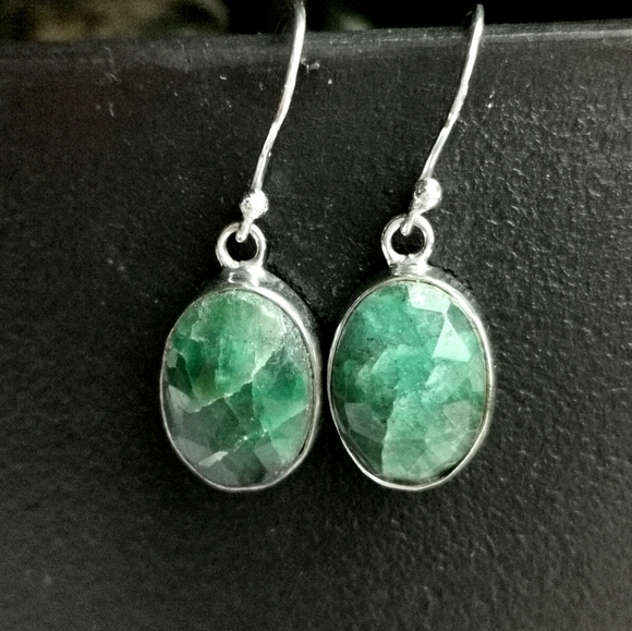 NEW Emerald gemstone earrings in Sterling Silver - Picture 3 of 8